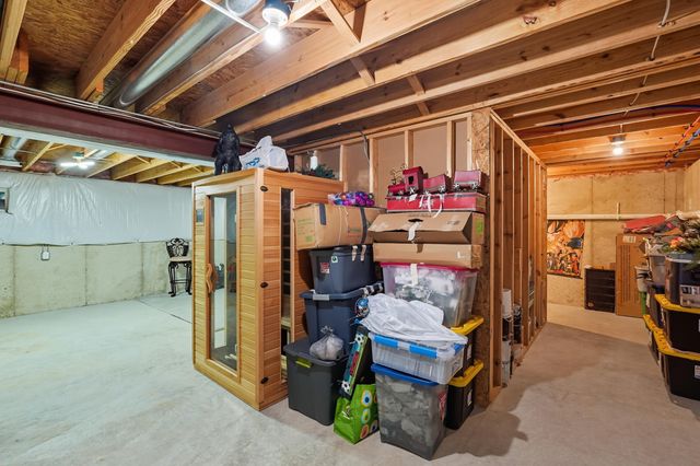 3353 Field Hawk Drive, Valparaiso, IN 46383