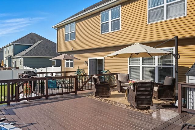 3353 Field Hawk Drive, Valparaiso, IN 46383