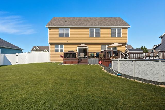 3353 Field Hawk Drive, Valparaiso, IN 46383