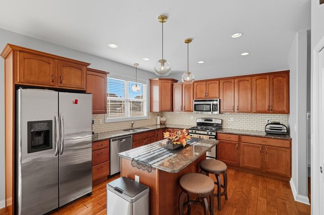 3353 Field Hawk Drive, Valparaiso, IN 46383