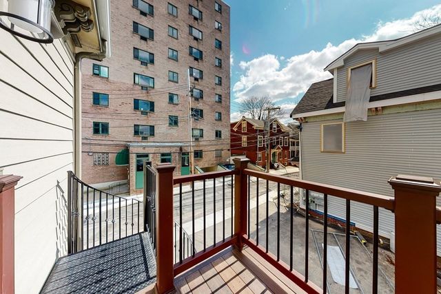 102 Beacon St 2, Somerville, MA 02143