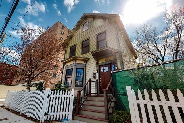102 Beacon St 2, Somerville, MA 02143