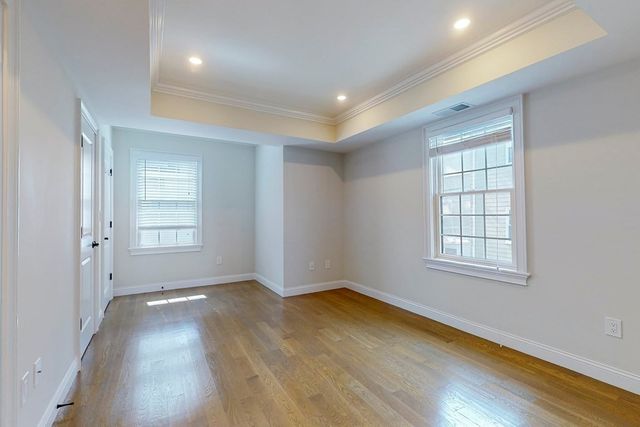 102 Beacon St 2, Somerville, MA 02143