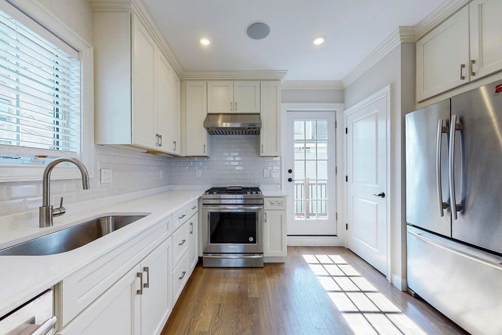 102 Beacon St 2, Somerville, MA 02143