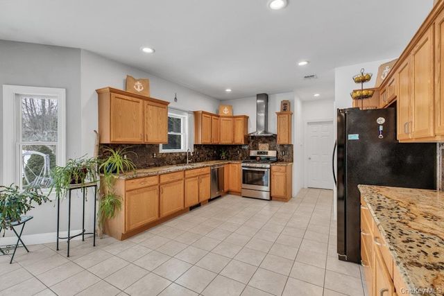 2655 Rocky Point Road, East Marion, NY 11939