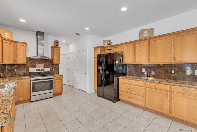 2655 Rocky Point Road, East Marion, NY 11939