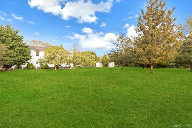 2655 Rocky Point Road, East Marion, NY 11939