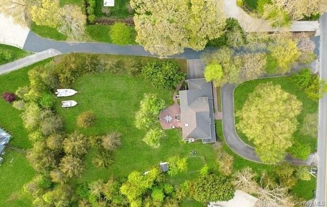 2655 Rocky Point Road, East Marion, NY 11939