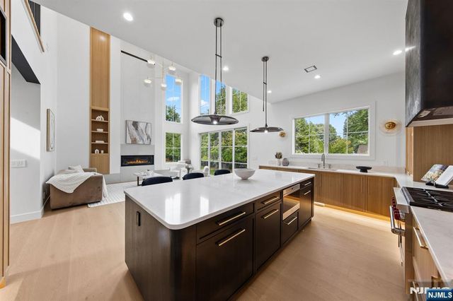 44 Spottswood Road, Glen Rock, NJ 07452