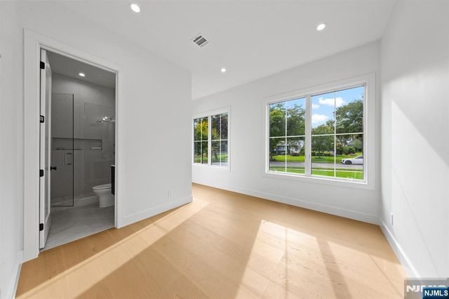 44 Spottswood Road, Glen Rock, NJ 07452