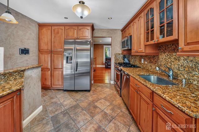 1075 sherman Avenue, Middlesex, NJ 07080