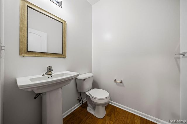 4592 Bradley Circle, Troy, MI 48085