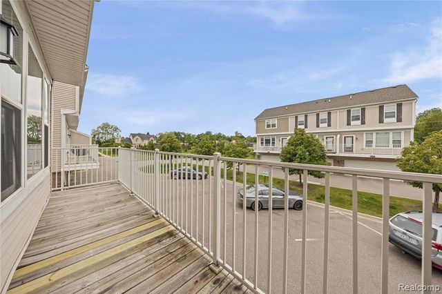 4592 Bradley Circle, Troy, MI 48085