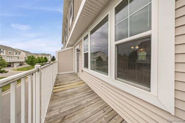 4592 Bradley Circle, Troy, MI 48085