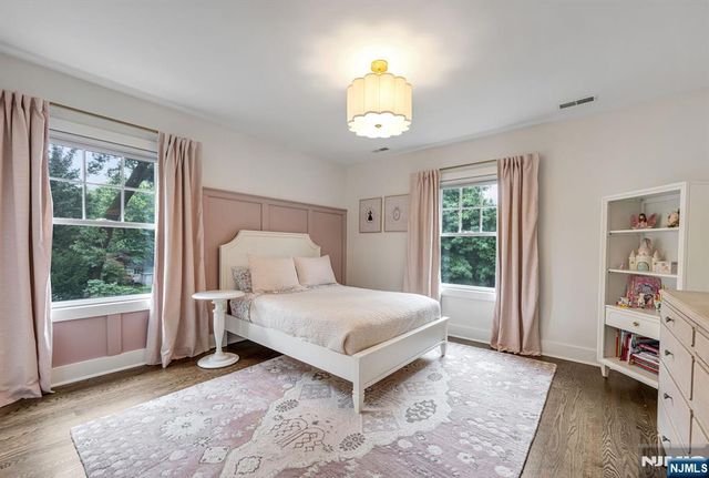178 Harding Road, Glen Rock, NJ 07452