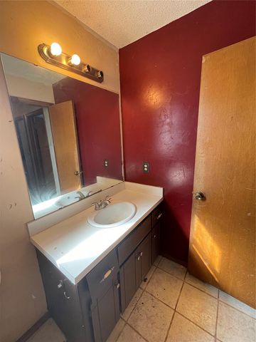 700 Black Hawk Drive, Norman, OK 73072