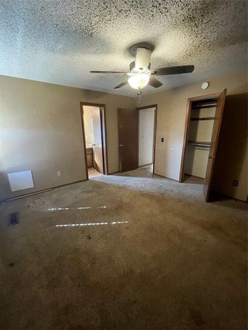 700 Black Hawk Drive, Norman, OK 73072