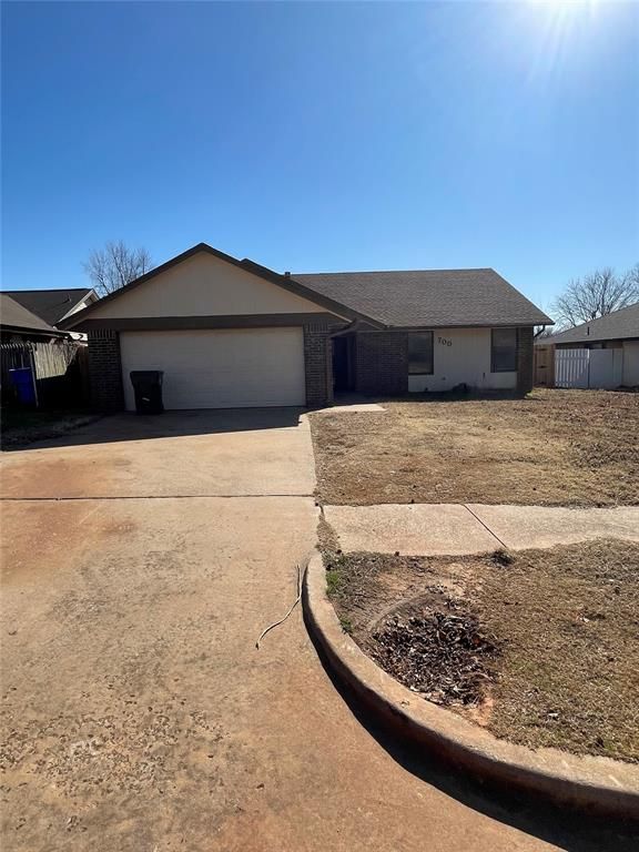 700 Black Hawk Drive, Norman, OK 73072