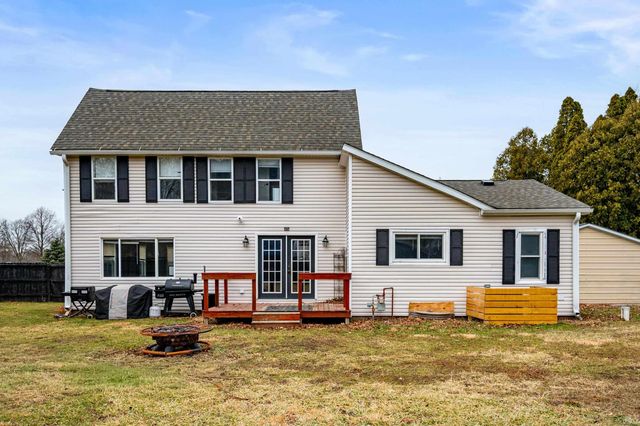 2660 S Benegar Avenue, Yorktown, IN 47396