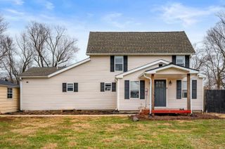2660 S Benegar Avenue, Yorktown, IN 47396