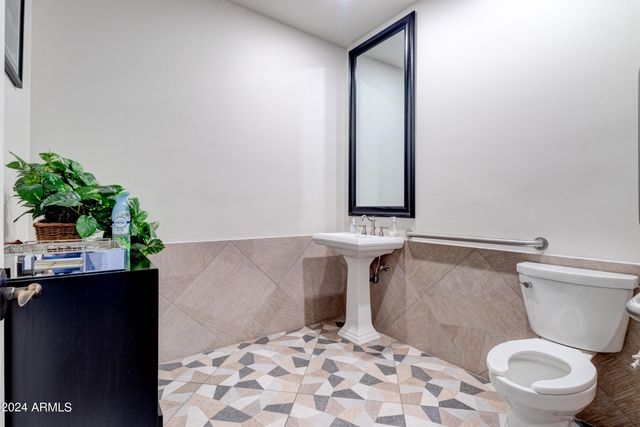 2302 N CENTRAL Avenue 160, Phoenix, AZ 85004