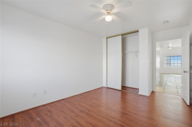 2033 Cary Grant Court, Las Vegas, NV 89142