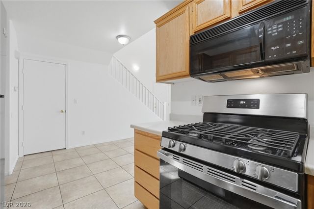 2033 Cary Grant Court, Las Vegas, NV 89142