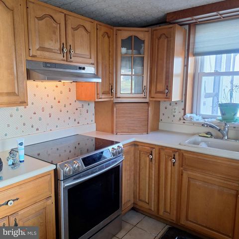 5926 CHICHESTER, Aston, PA 19014