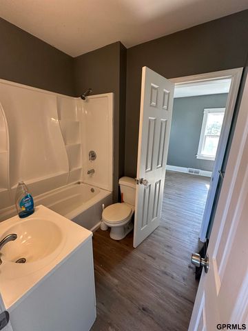 4307 Binney Street, Omaha, NE 68111