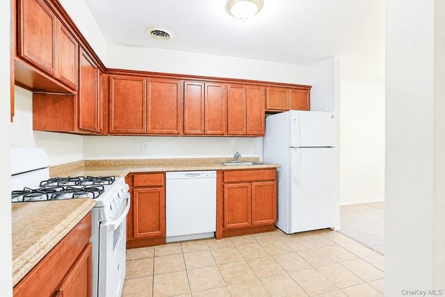 220-80 64th Avenue 203, Bayside, NY 11364