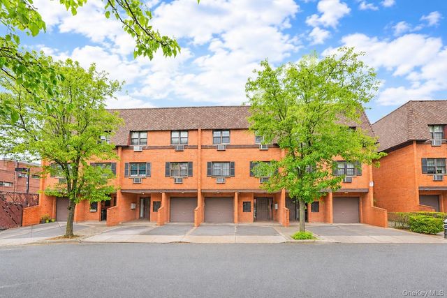 220-80 64th Avenue 203, Bayside, NY 11364