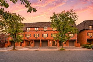 220-80 64th Avenue 203, Bayside, NY 11364