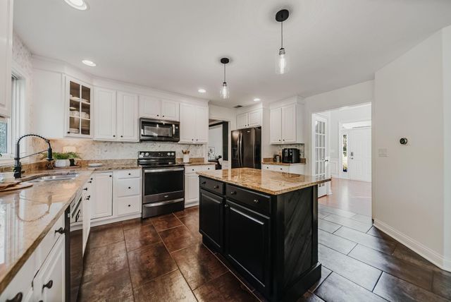 656 Bay Drive, Westerville, OH 43082