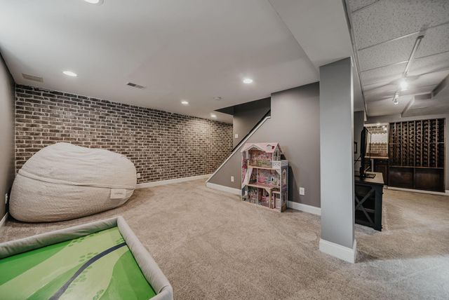 656 Bay Drive, Westerville, OH 43082