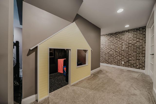 656 Bay Drive, Westerville, OH 43082