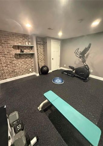 656 Bay Drive, Westerville, OH 43082