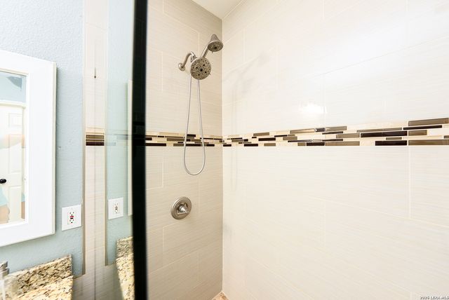 1035 Maltese Ln, San Antonio, TX 78260