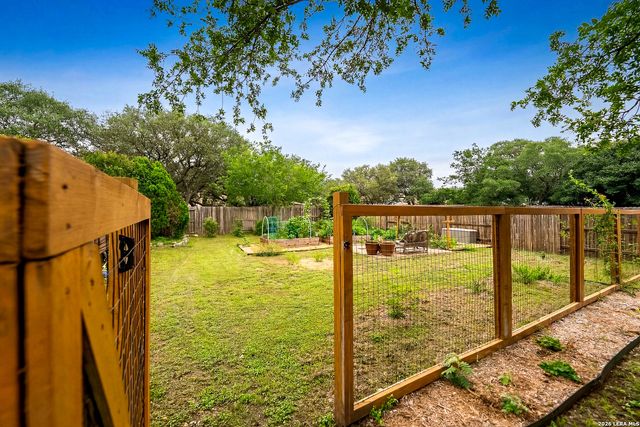 1035 Maltese Ln, San Antonio, TX 78260