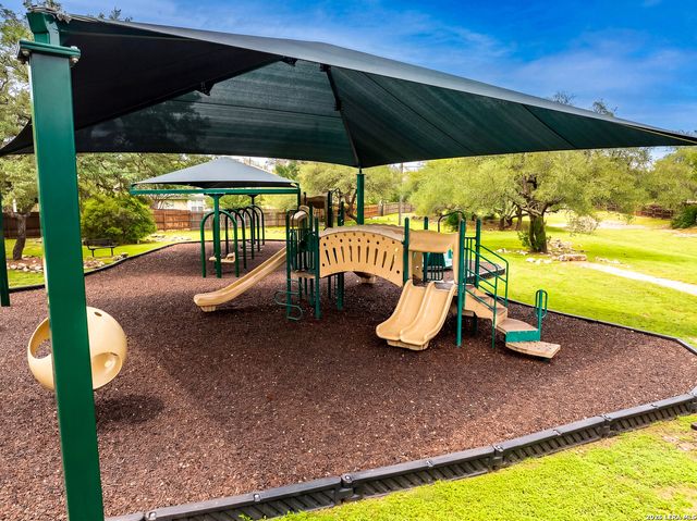 1035 Maltese Ln, San Antonio, TX 78260