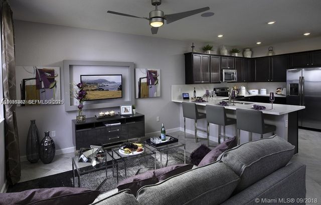 3541 W 104th Ter, Hialeah, FL 33018