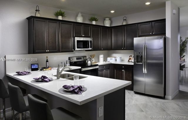 3541 W 104th Ter, Hialeah, FL 33018