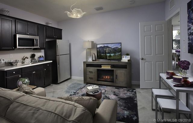 3541 W 104th Ter, Hialeah, FL 33018