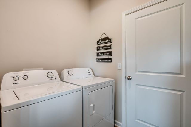 2872 S Maize Ct, Wichita, KS 67215