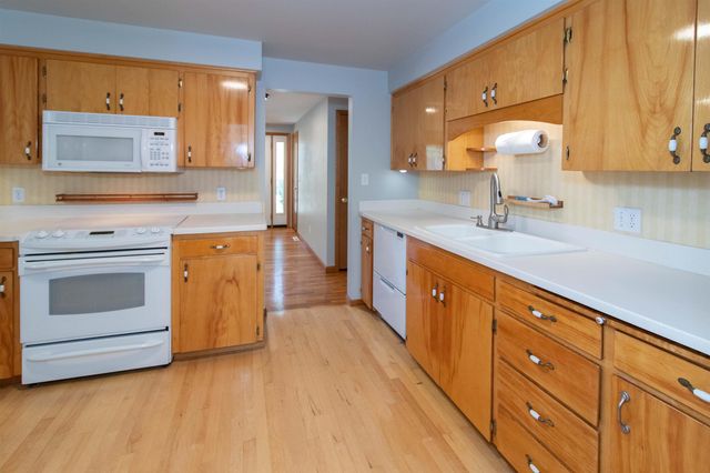 17704 N Hilltop Rd, Colbert, WA 99005