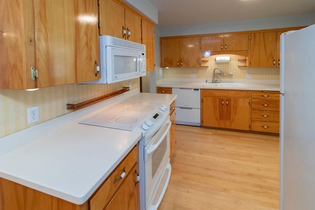 17704 N Hilltop Rd, Colbert, WA 99005