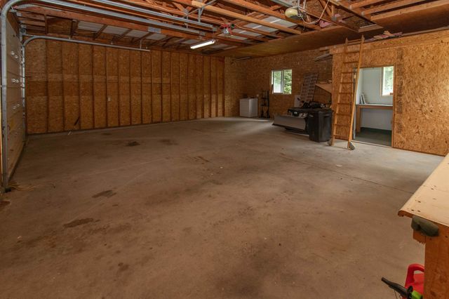 17704 N Hilltop Rd, Colbert, WA 99005