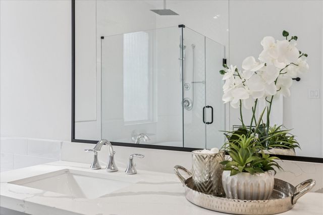 1922 Luna Woods Lane, Houston, TX 77055