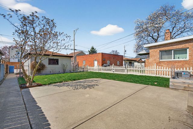 10552 S Troy Street, Chicago, IL 60655