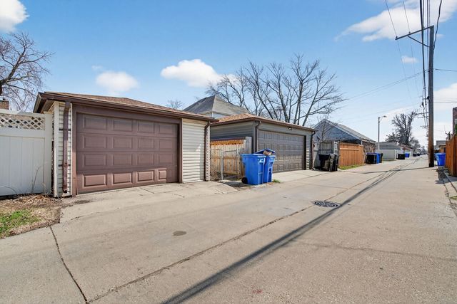 10552 S Troy Street, Chicago, IL 60655