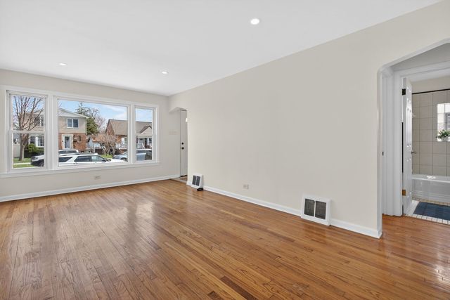 10552 S Troy Street, Chicago, IL 60655